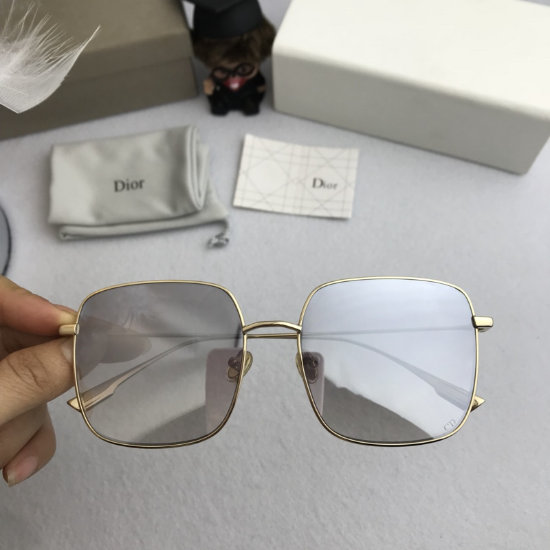 Dior Sunglasses AAAA-555