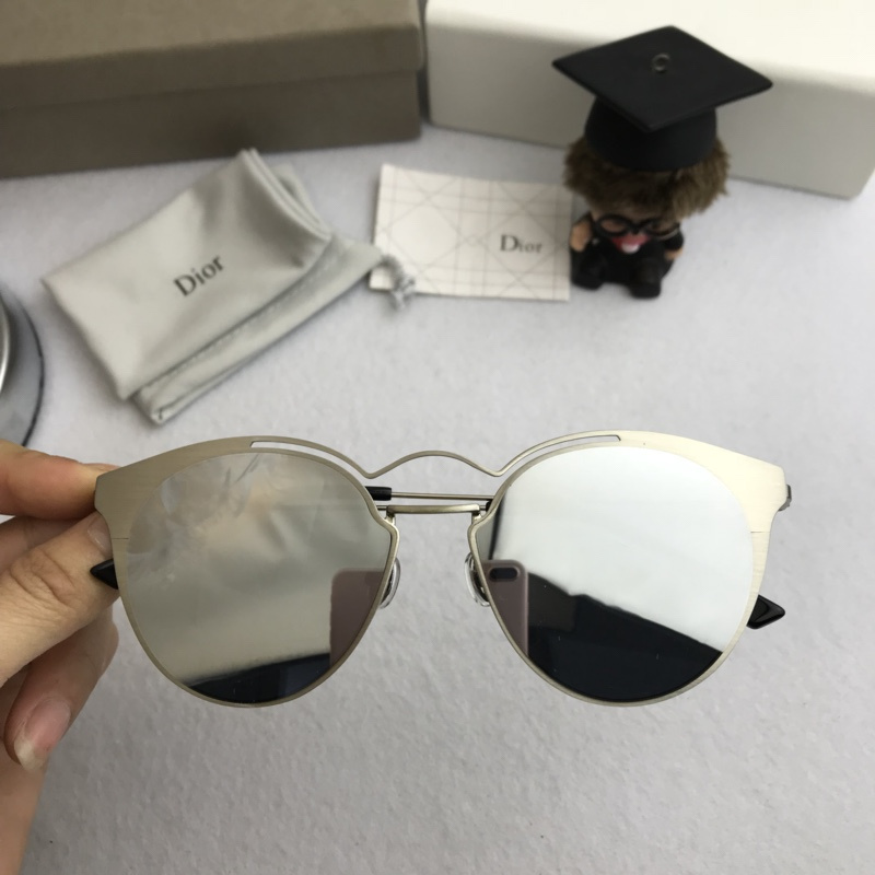 Dior Sunglasses AAAA-572