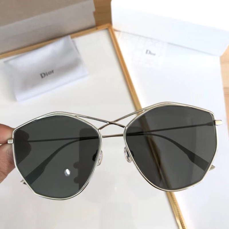 Dior Sunglasses AAAA-589