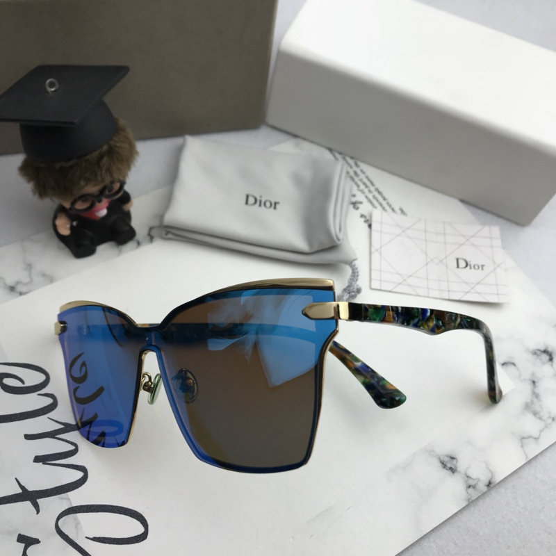 Dior Sunglasses AAAA-615