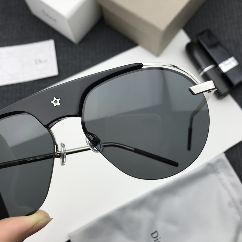 Dior Sunglasses AAAA-652