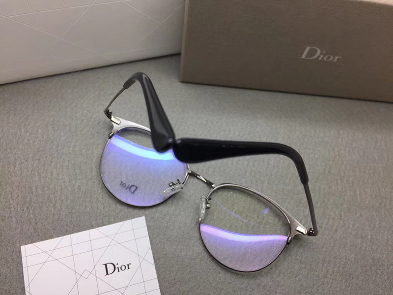 Dior Sunglasses AAAA-667