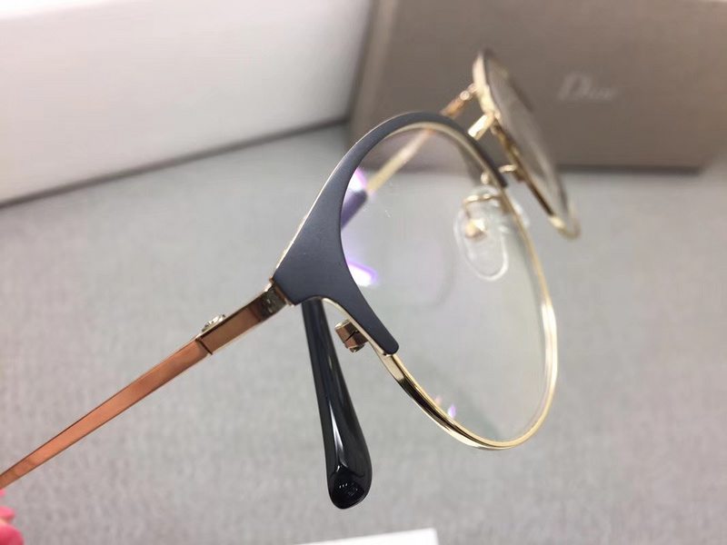 Dior Sunglasses AAAA-668