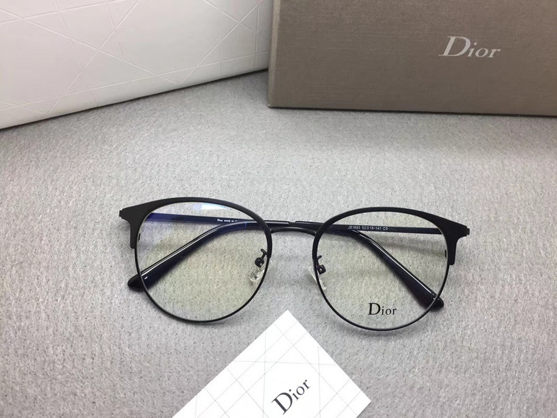 Dior Sunglasses AAAA-670