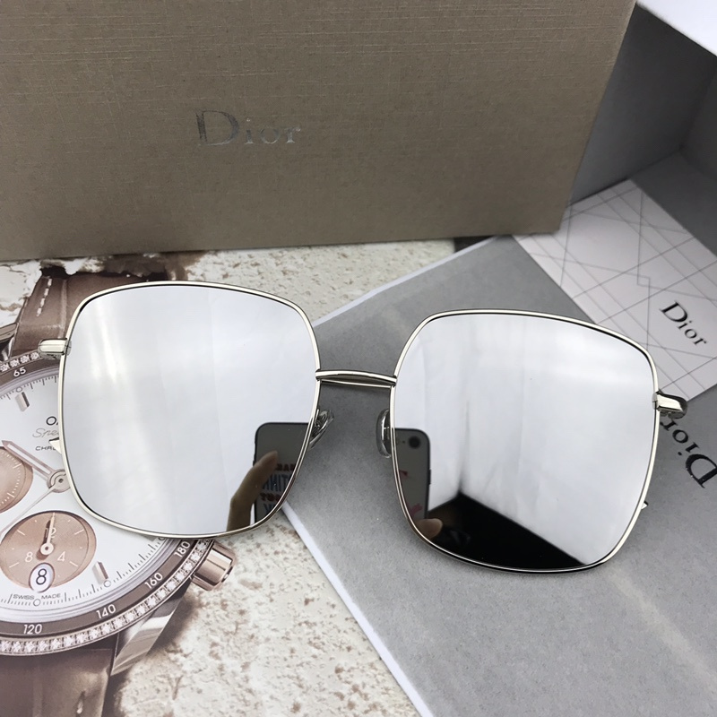 Dior Sunglasses AAAA-675