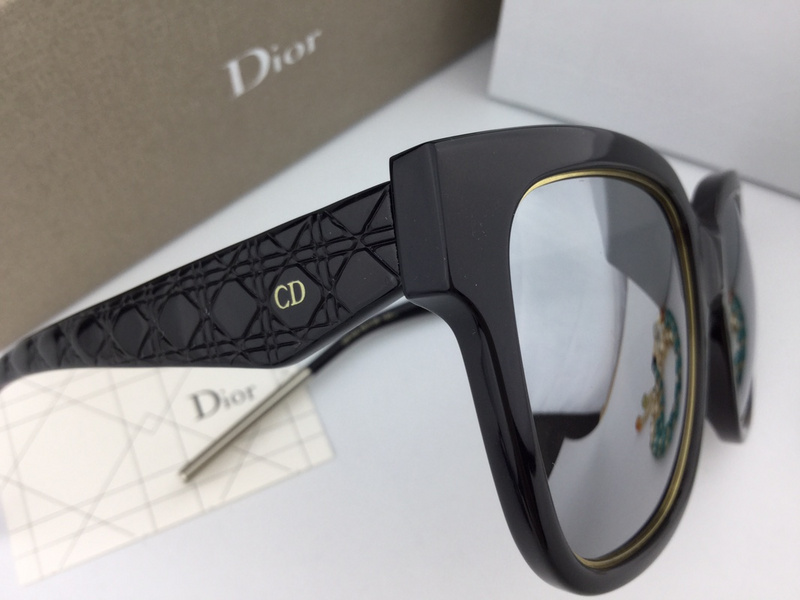 Dior Sunglasses AAAA-686