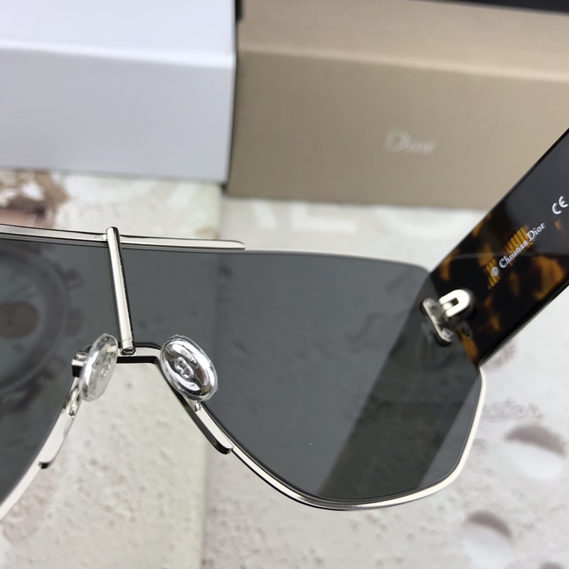 Dior Sunglasses AAAA-708