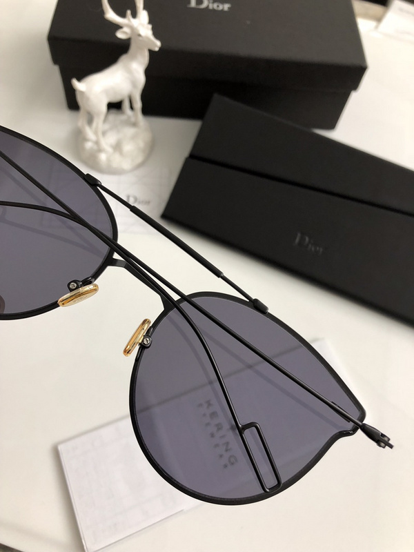 Dior Sunglasses AAAA-747