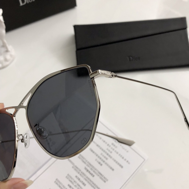 Dior Sunglasses AAAA-781