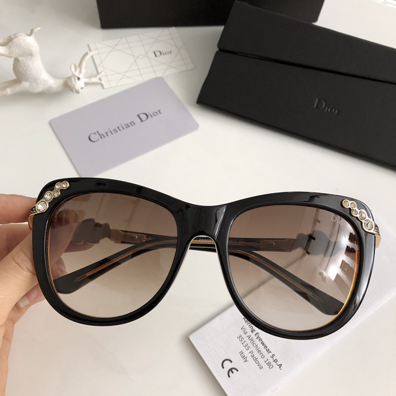 Dior Sunglasses AAAA-877