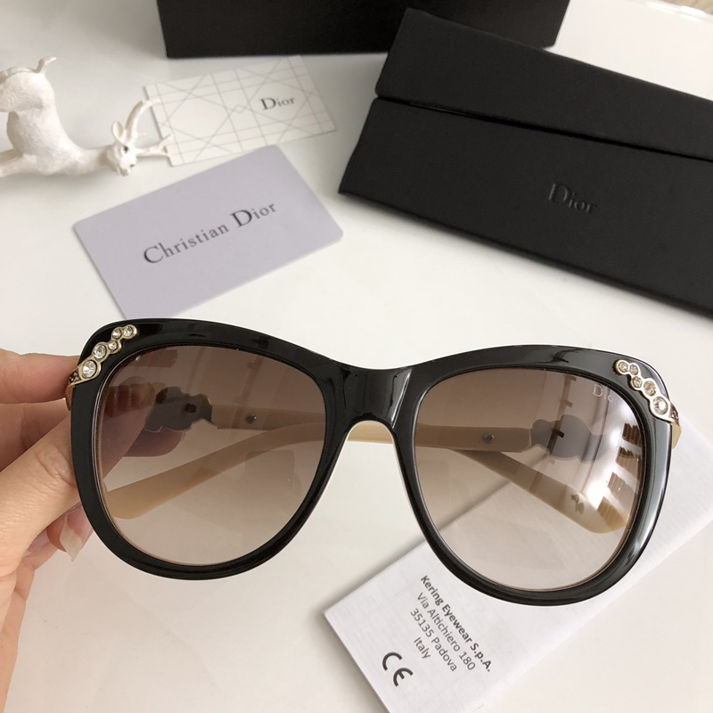 Dior Sunglasses AAAA-881