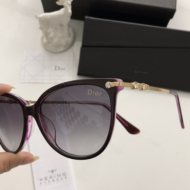 Dior Sunglasses AAAA-882