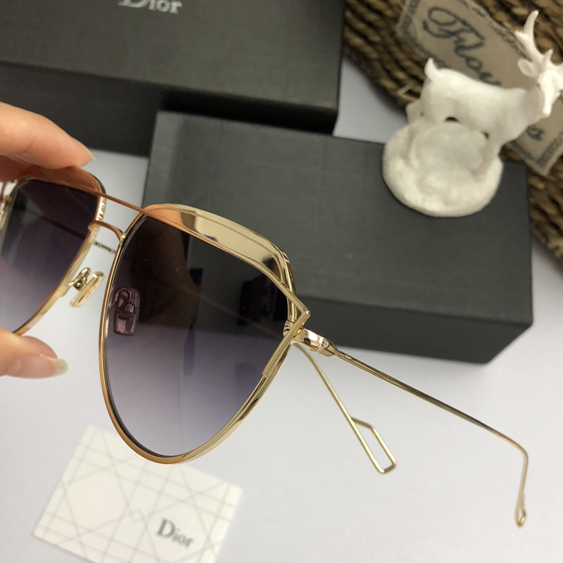 Dior Sunglasses AAAA-905