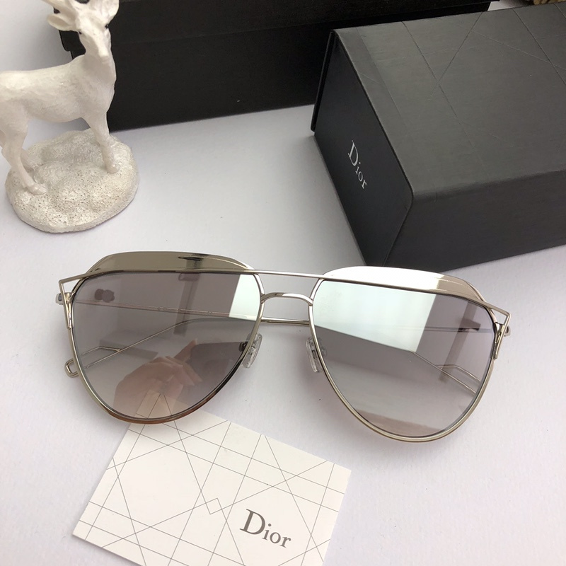 Dior Sunglasses AAAA-911