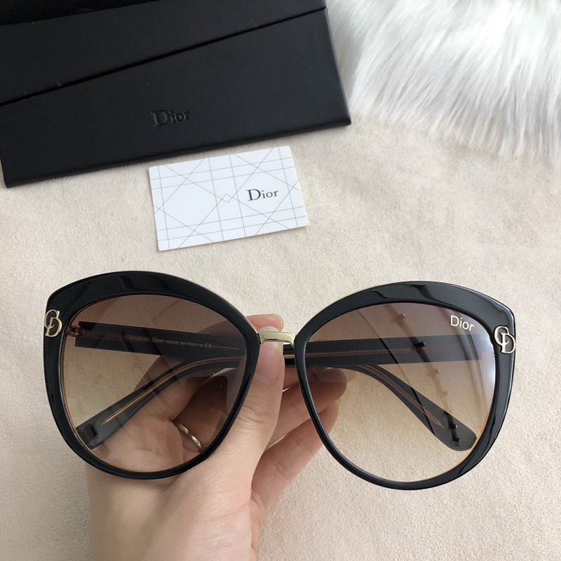 Dior Sunglasses AAAA-938