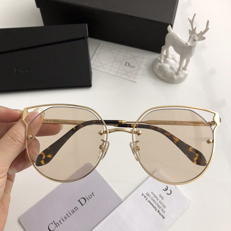 Dior Sunglasses AAAA-941