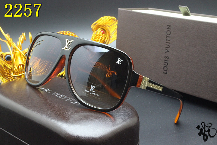 LV Sunglasses AAA-586