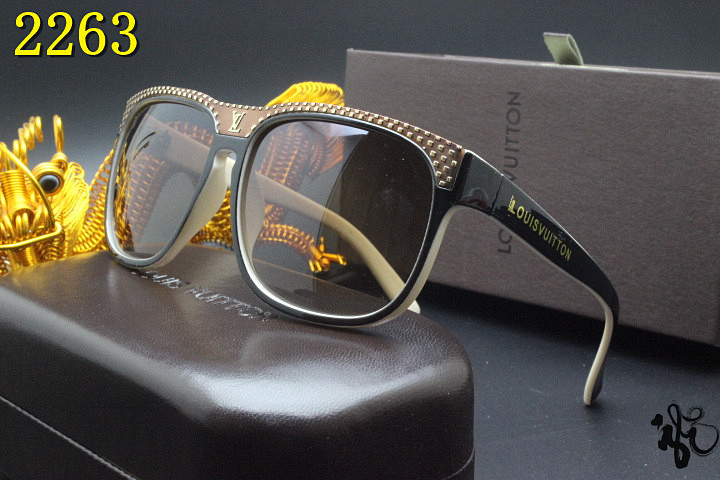 LV Sunglasses AAA-592