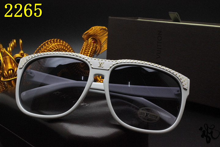 LV Sunglasses AAA-594