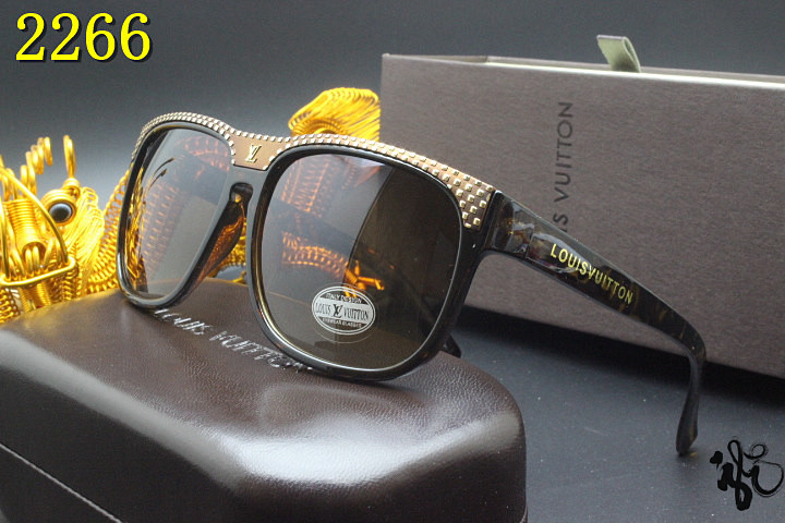 LV Sunglasses AAA-595