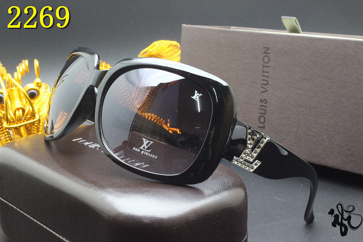 LV Sunglasses AAA-596