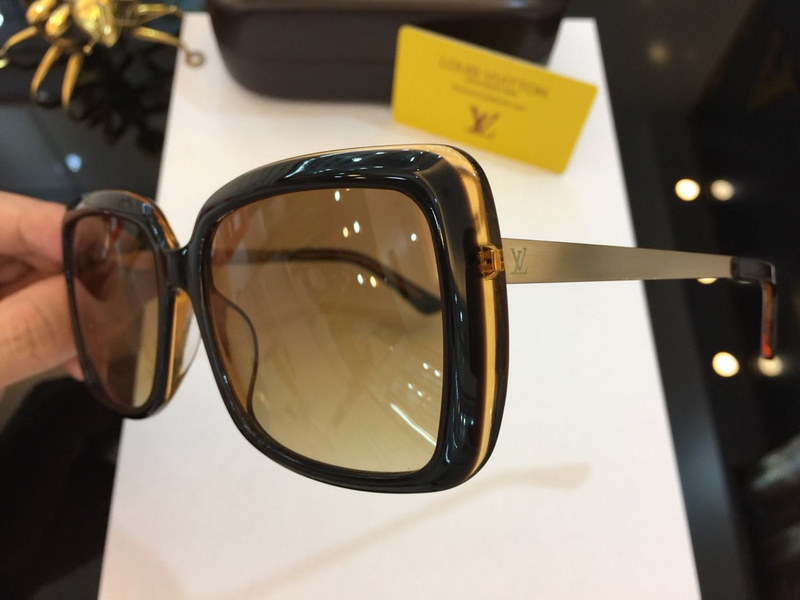 LV Sunglasses AAAA-022