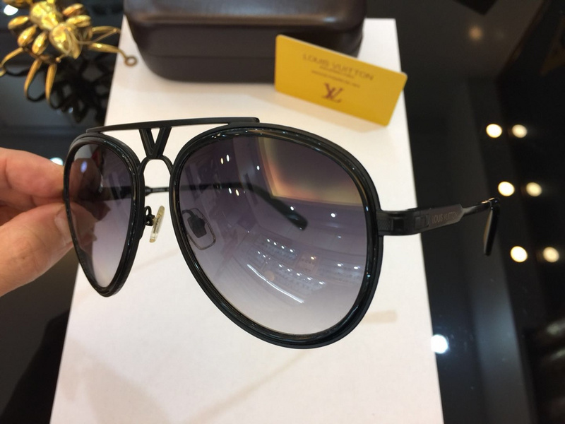 LV Sunglasses AAAA-508