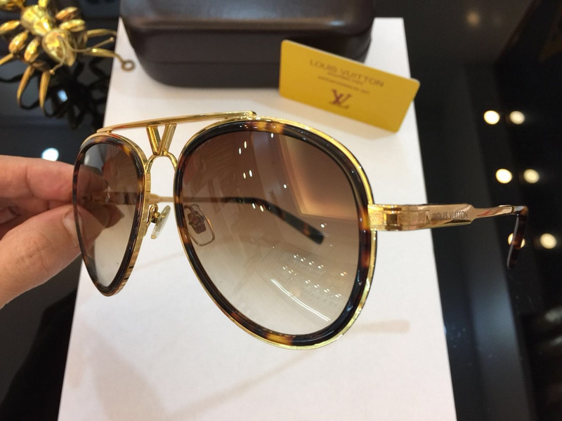LV Sunglasses AAAA-509