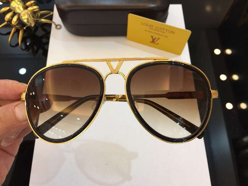LV Sunglasses AAAA-511