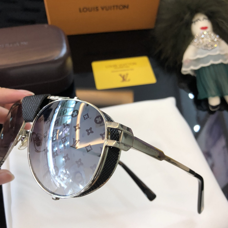 LV Sunglasses AAAA-520