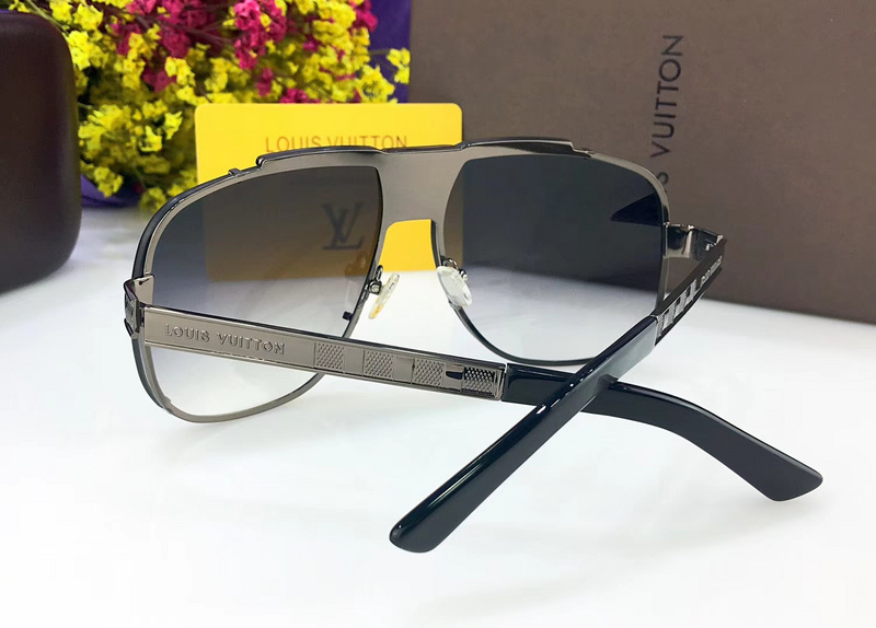 LV Sunglasses AAAA-598