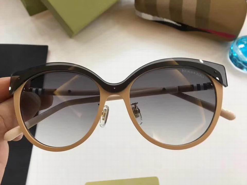 Burberry Sunglasses AAAA-261