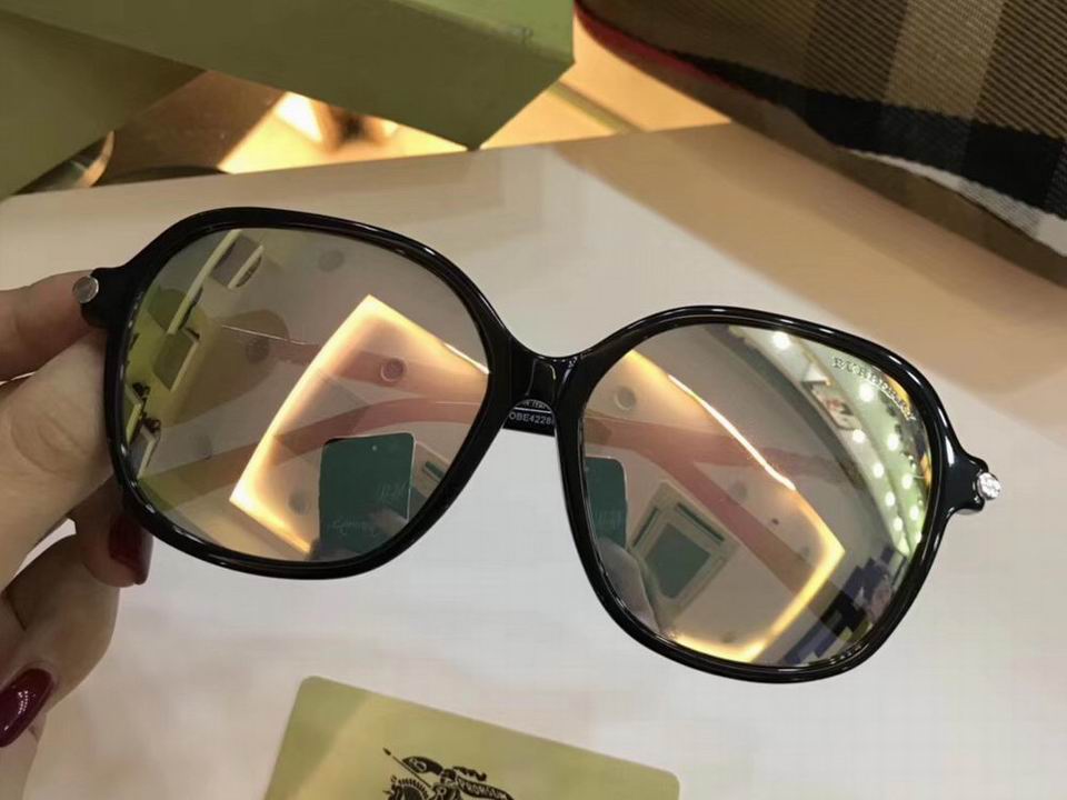 Burberry Sunglasses AAAA-266