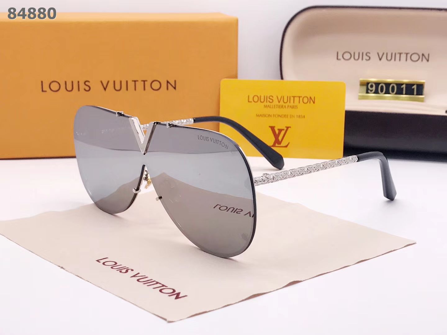 LV Sunglasses AAA-232