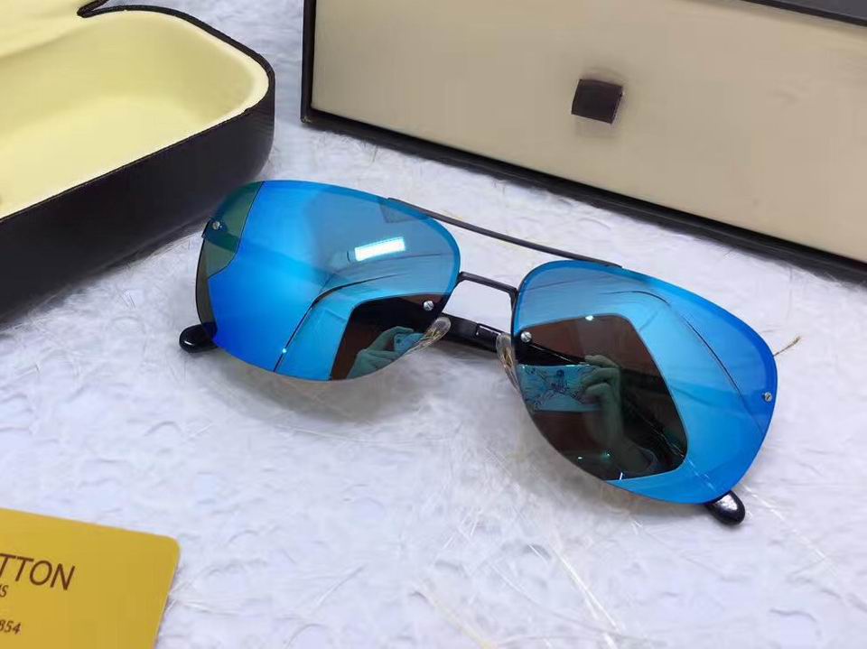 LV Sunglasses AAAA-811
