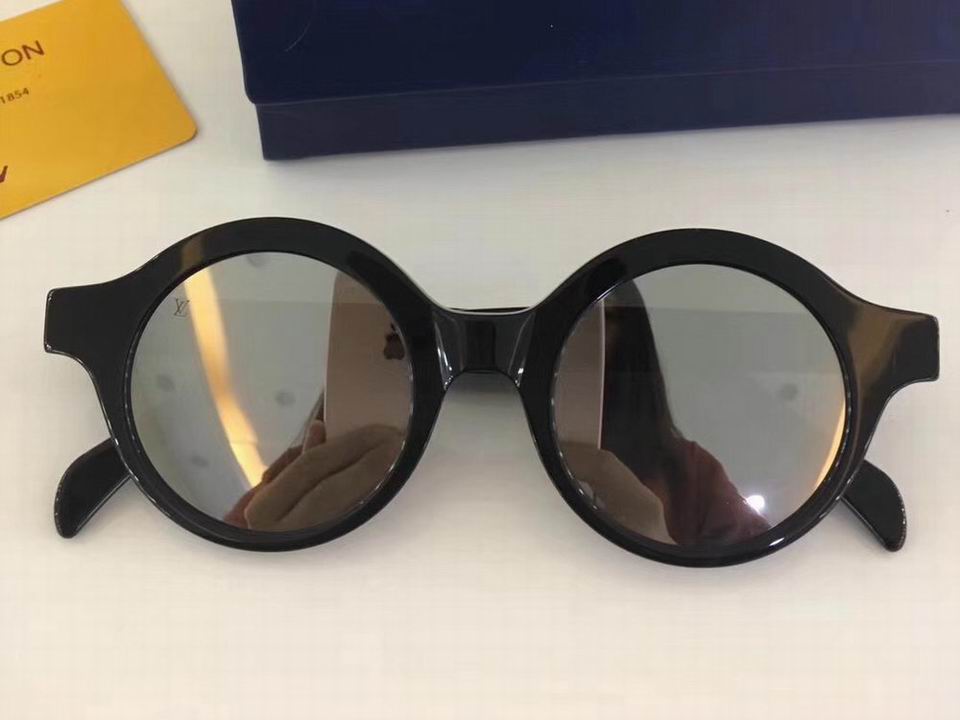 LV Sunglasses AAAA-902