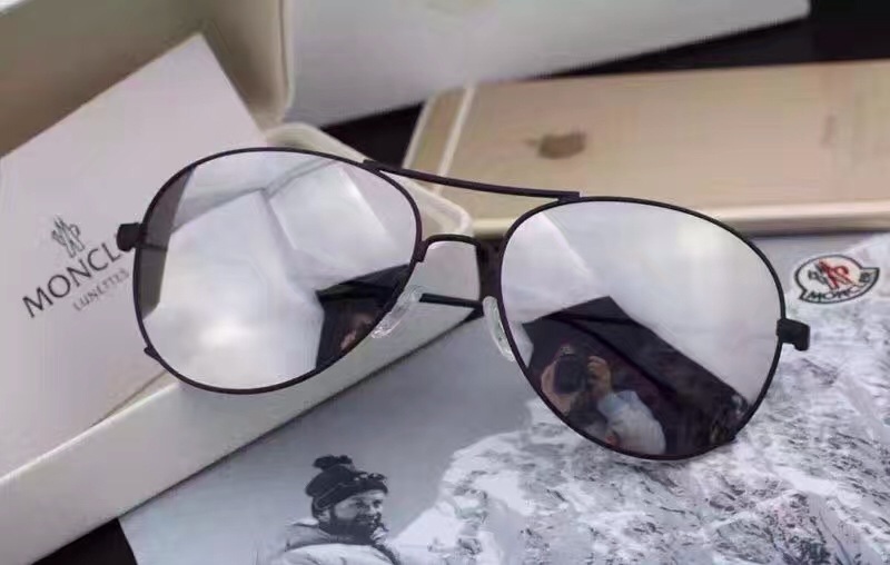 Moncler Sunglasses AAAA-009