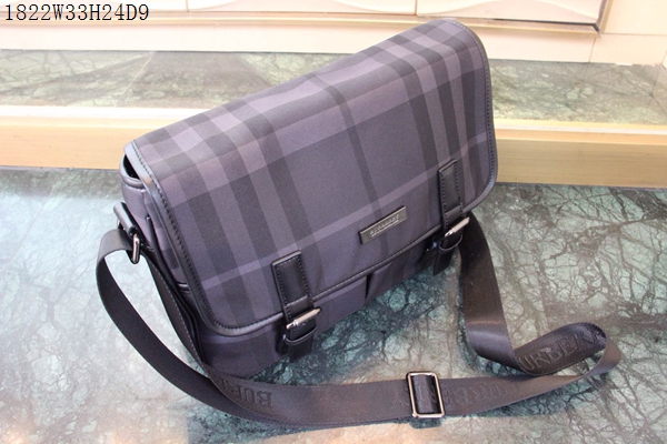 Burberry Handbags AAA-011