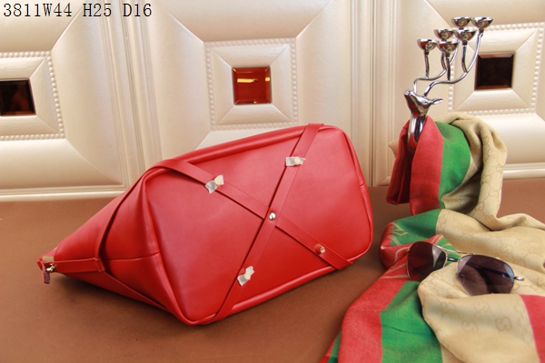 Burberry Handbags AAA-017