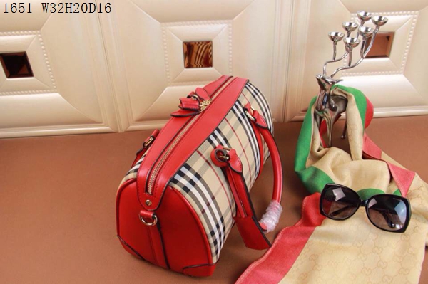 Burberry Handbags AAA-032