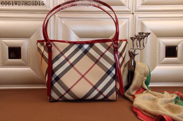 Burberry Handbags AAA-070
