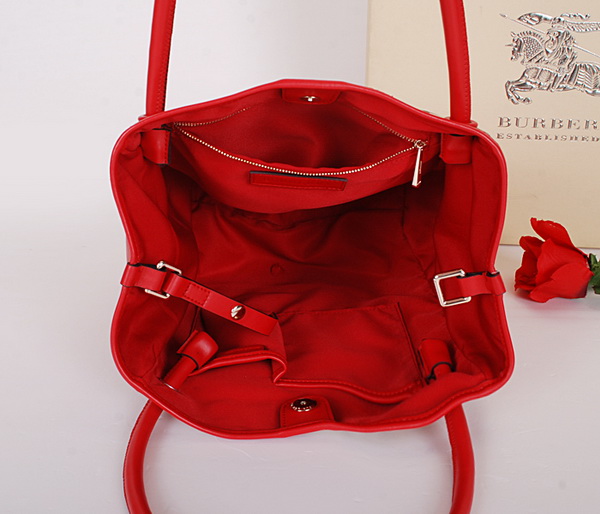 Burberry Handbags AAA-071