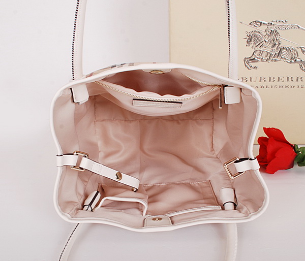 Burberry Handbags AAA-073