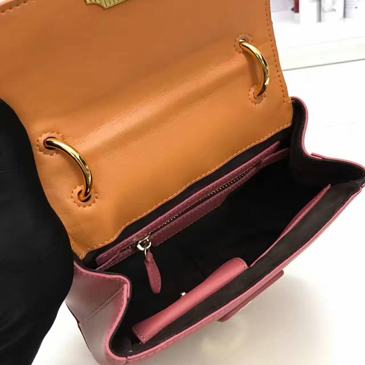 Burberry Handbags AAA-113