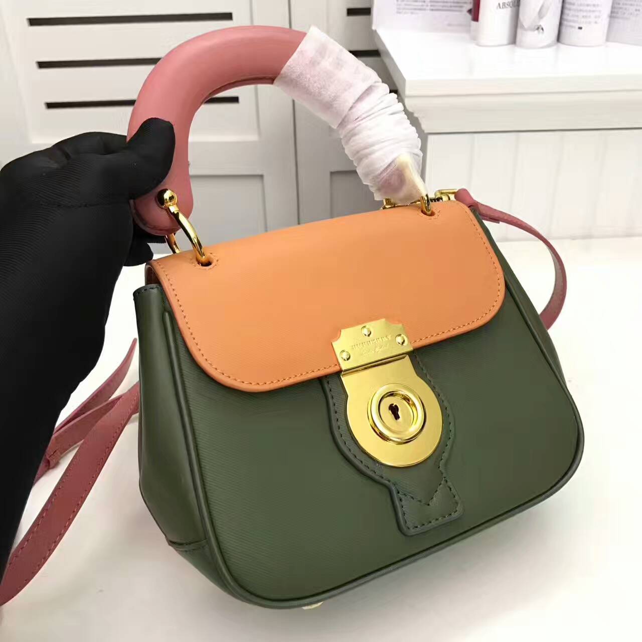 Burberry Handbags AAA-117