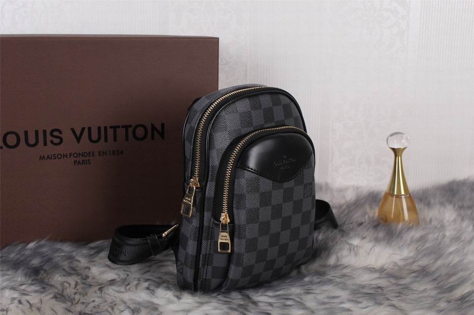 LV Backpack 1:1 Quality-002