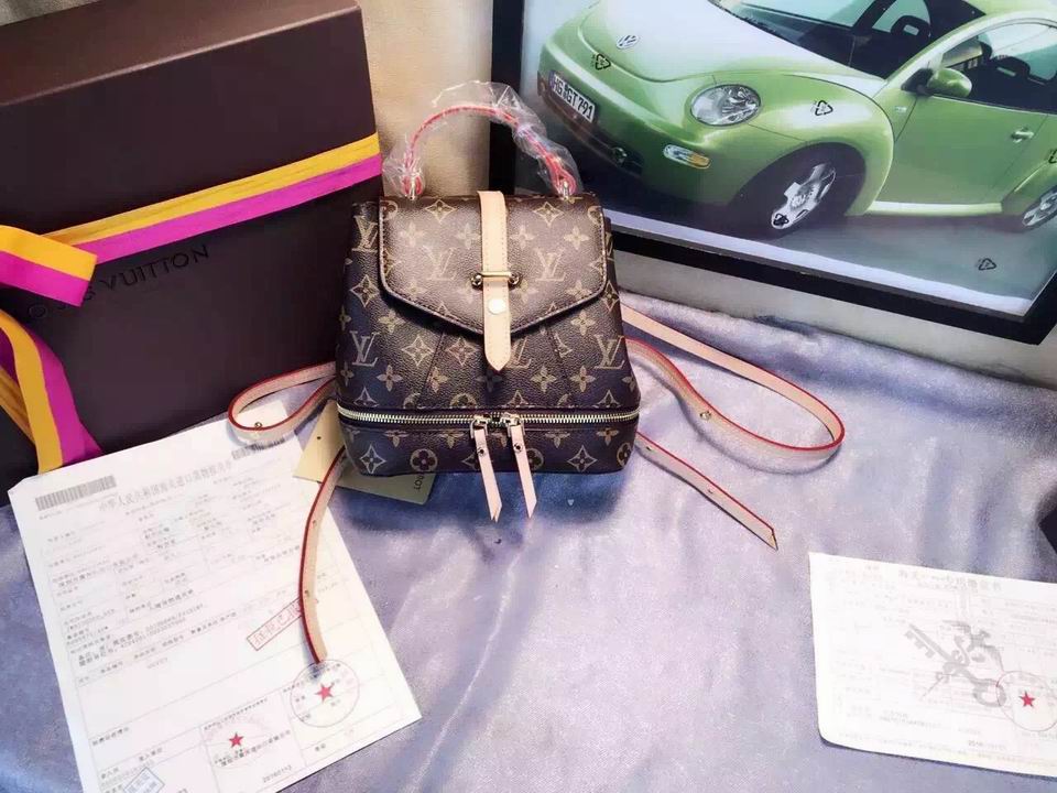 LV Backpack 1:1 Quality-057