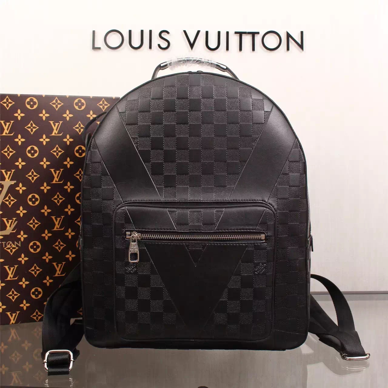 LV Backpack 1:1 Quality-081