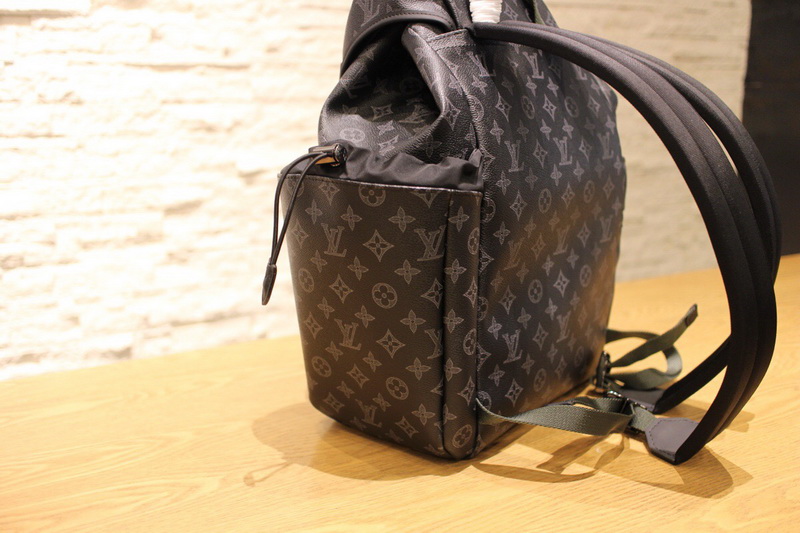 LV Backpack 1;1 Quality-140
