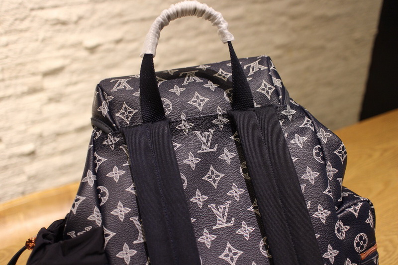 LV Backpack 1;1 Quality-141